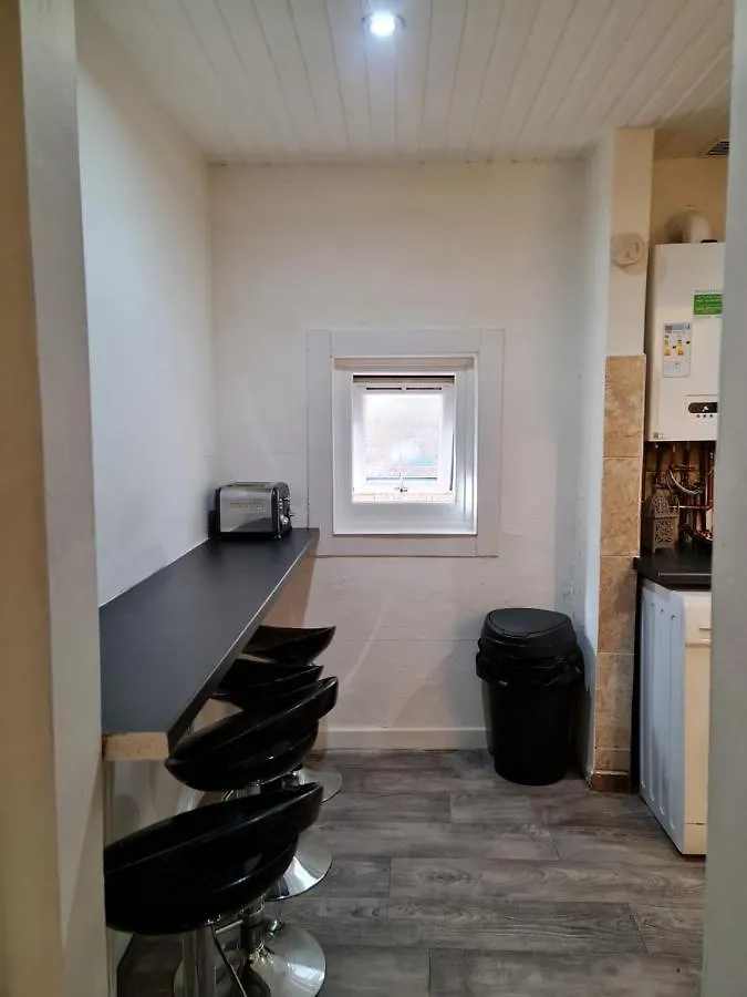 Apex Cathcart Place Apartment Edinburgh