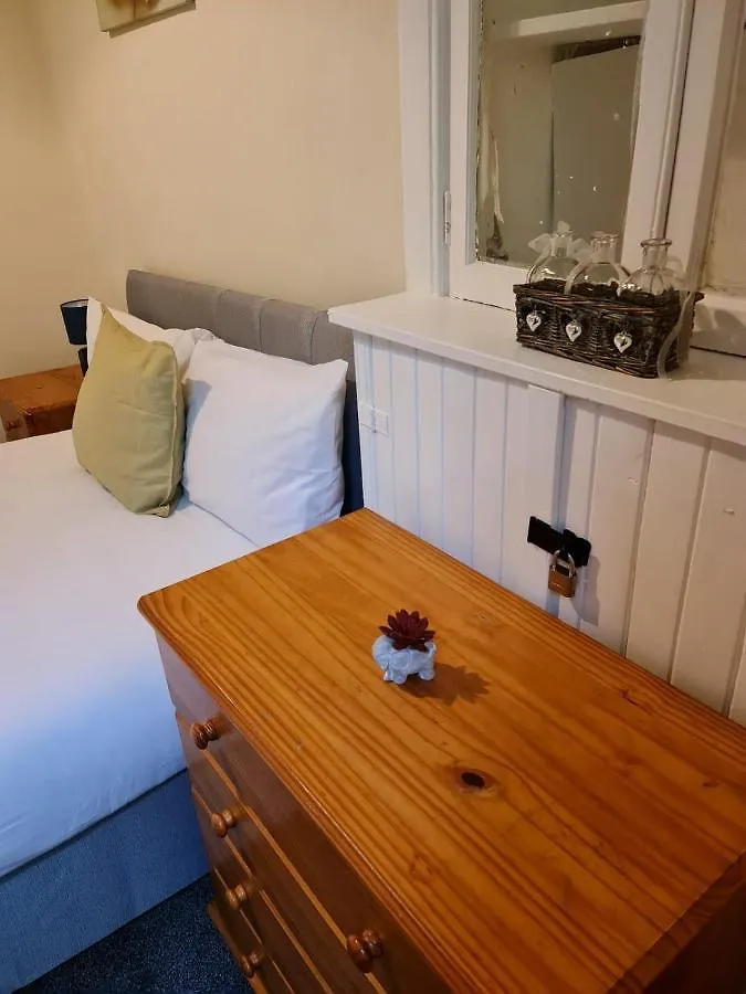 Apex Cathcart Place Apartment Edinburgh