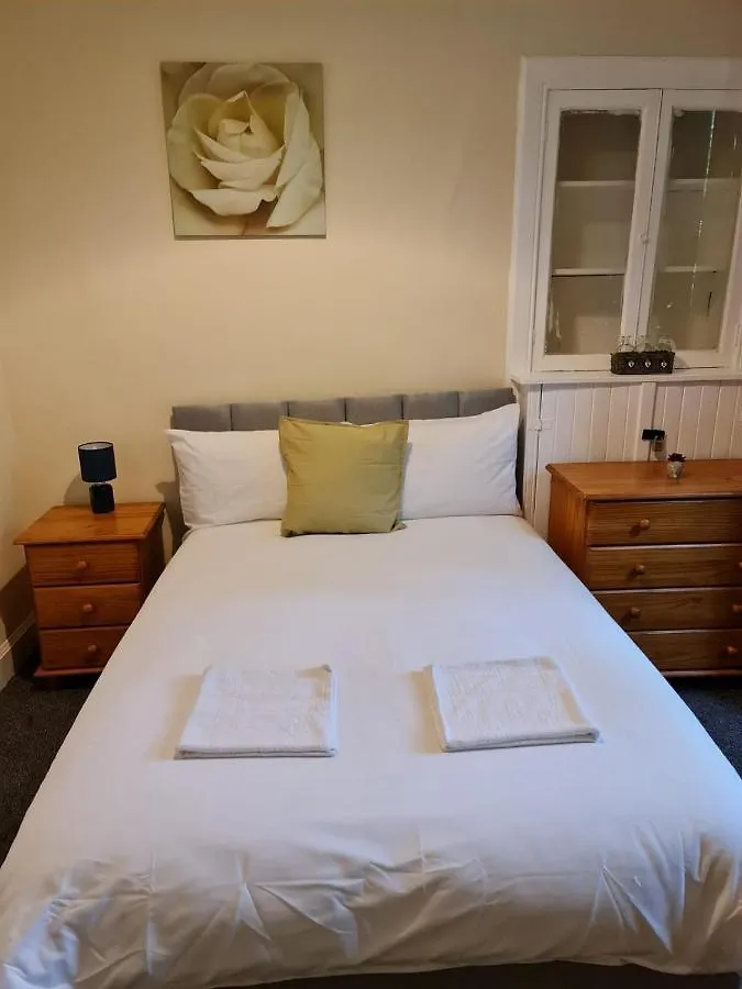 Apex Cathcart Place Apartment Edinburgh